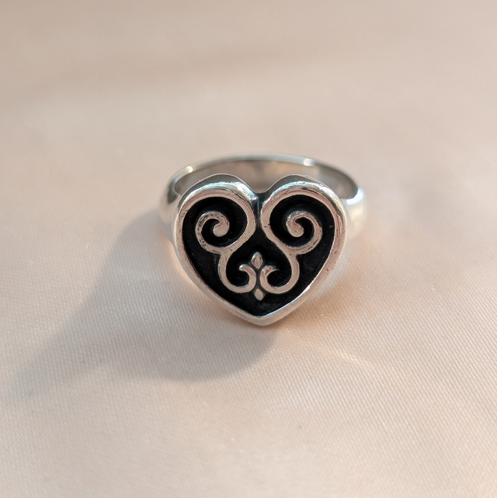 James Avery Retired French Heart Ring 925 Sterling Silver